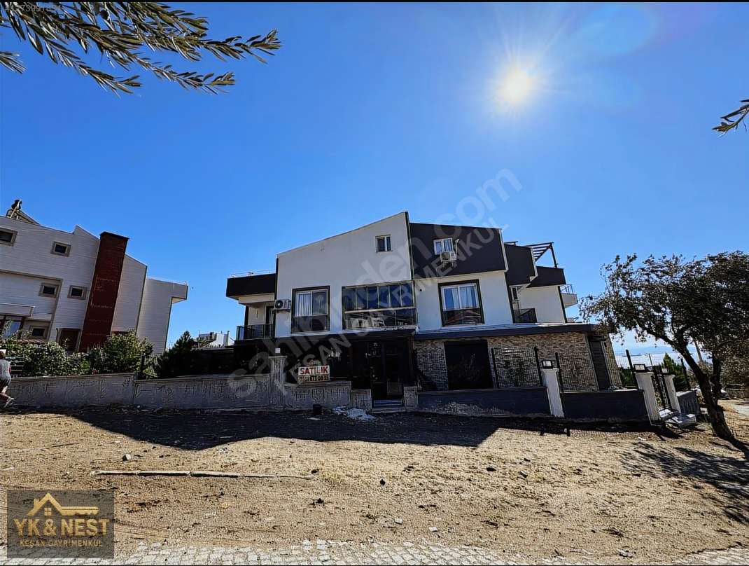 Çandarlı Tunçcan Sitesi Mevkiinde, Denize 500 m Mesafede 1+1